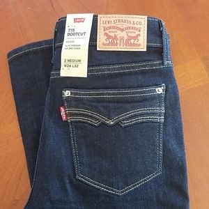 NWT- Levi's Women's Jeans